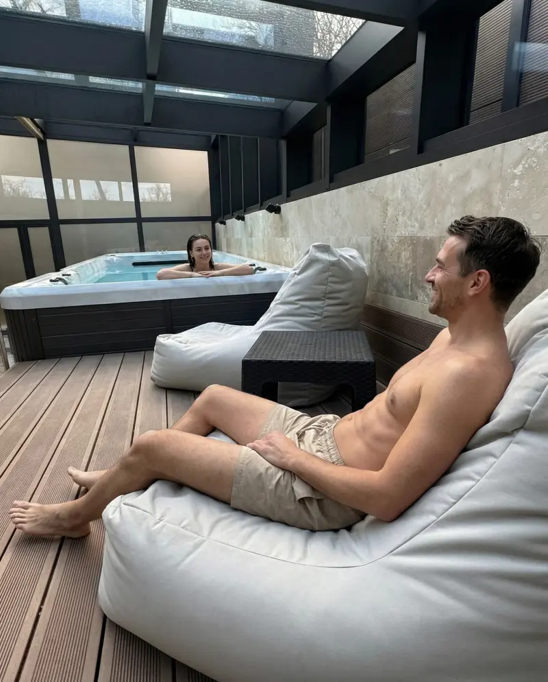 Zatvoreni bazen i jacuzzi Goldenview