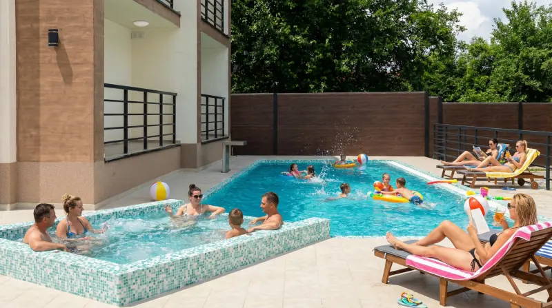 Veliki otvoreni bazen Goldenview